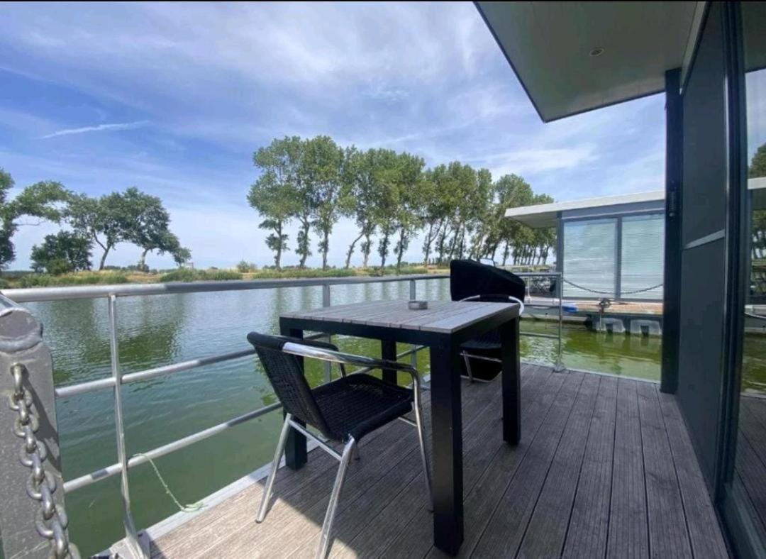 Evasion Hotel Nieuwpoort Bagian luar foto